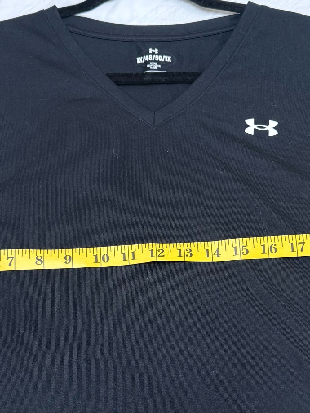 Under Armour Men’s Black V-Neck Short Sleeve Athletic Tee